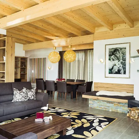 Alpenparks Zell Am 公寓 *